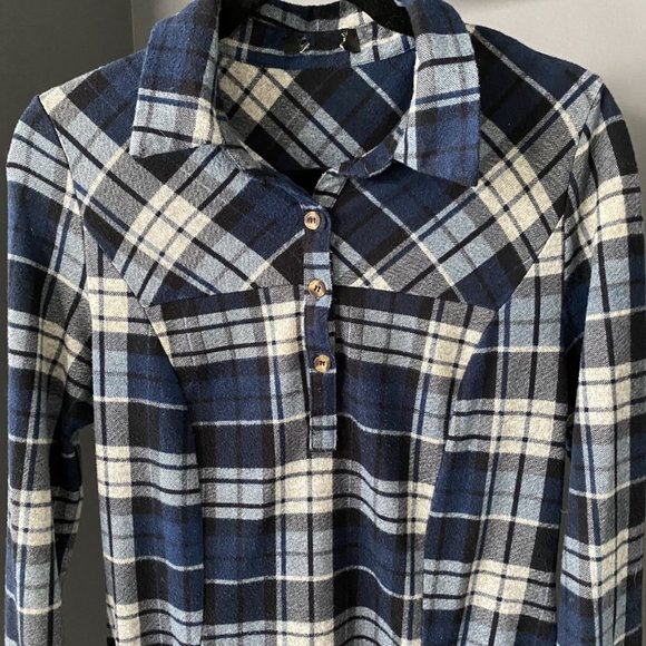 Navy Plaid Tunic Sweater W/Buttons and Collar-Pockets - Picture 4 of 10